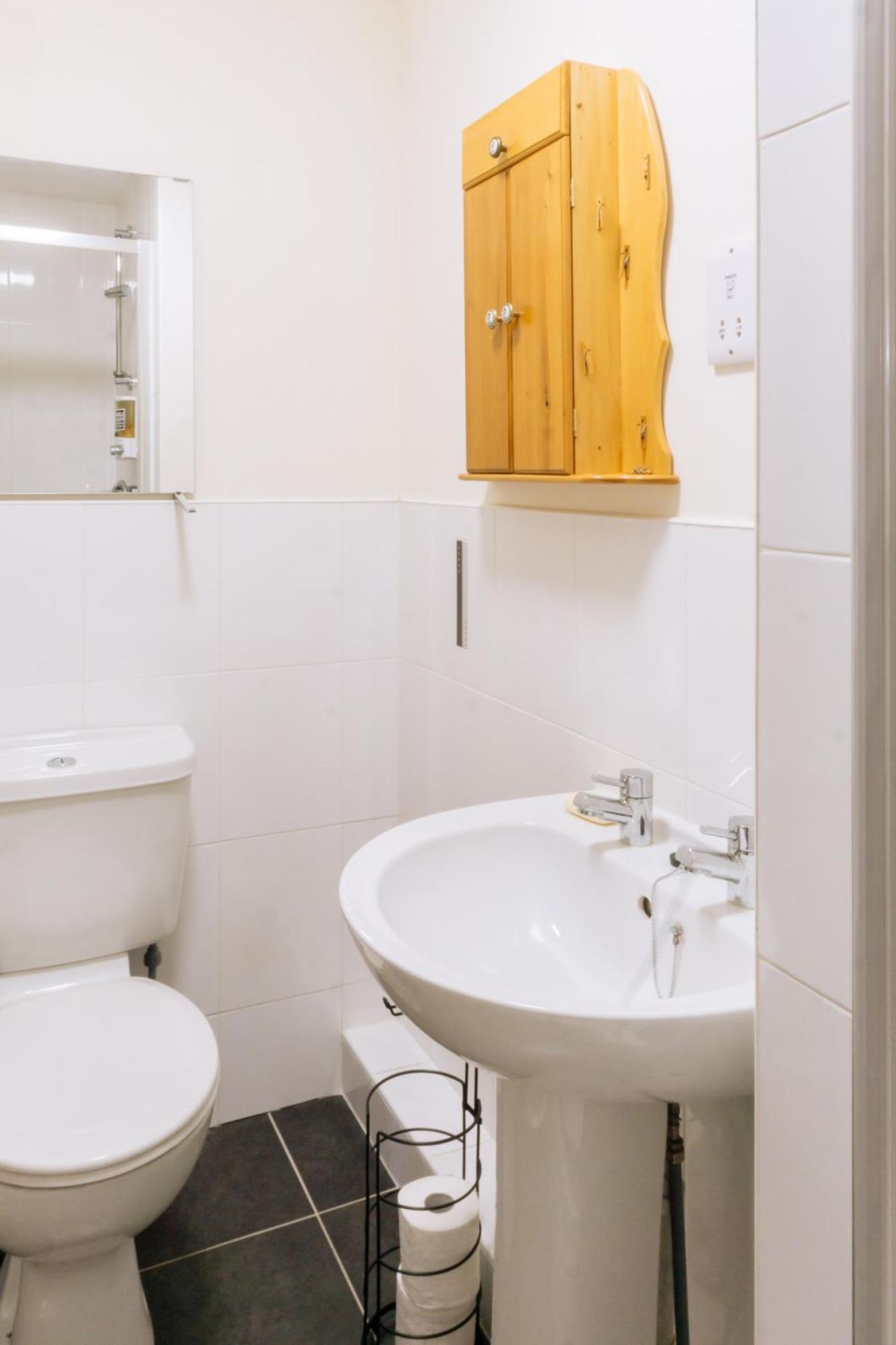 Stylish 3 Bedroom Apartment Near Hollyrood Park Edinburgh Ngoại thất bức ảnh
