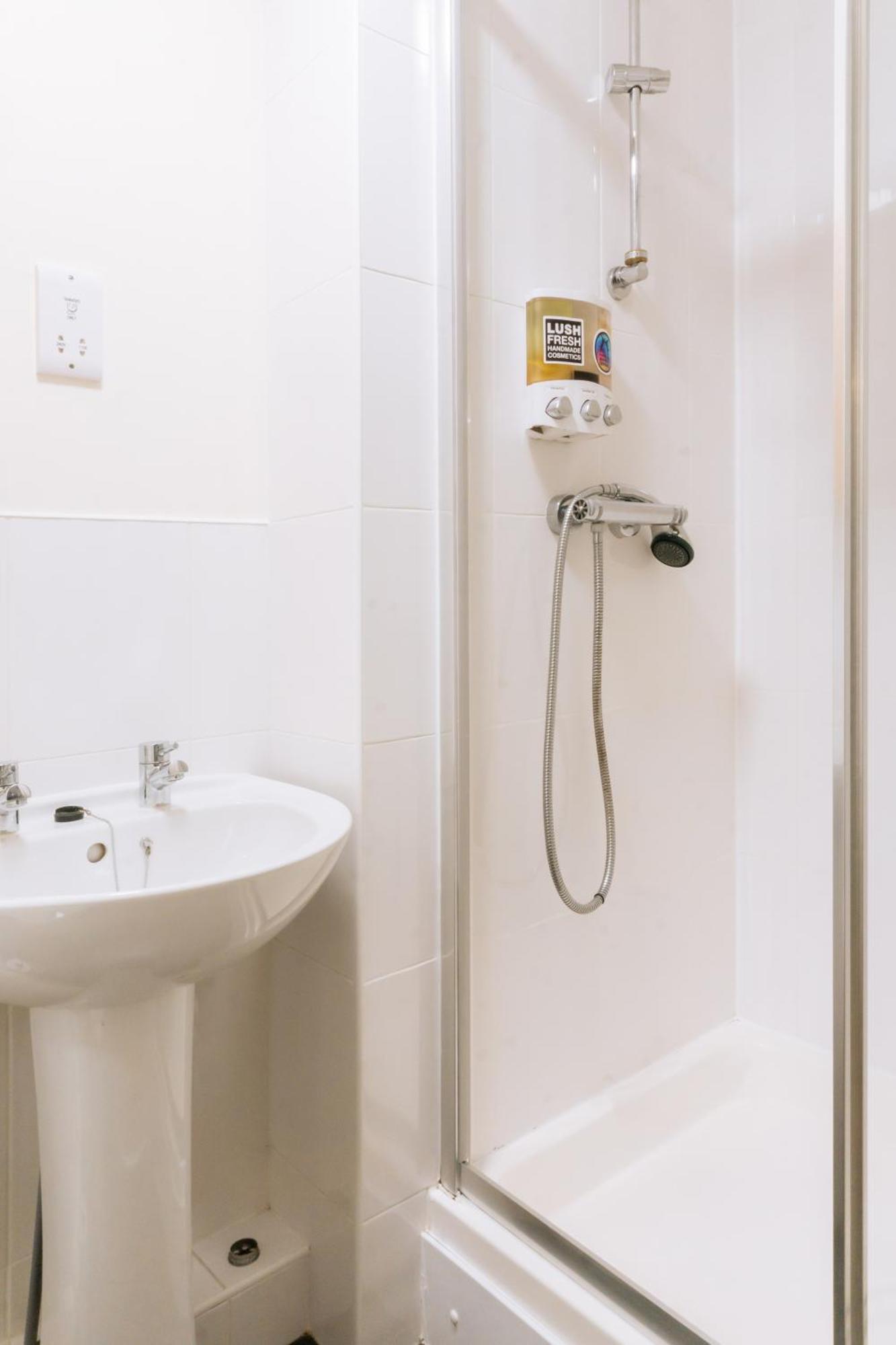 Stylish 3 Bedroom Apartment Near Hollyrood Park Edinburgh Ngoại thất bức ảnh